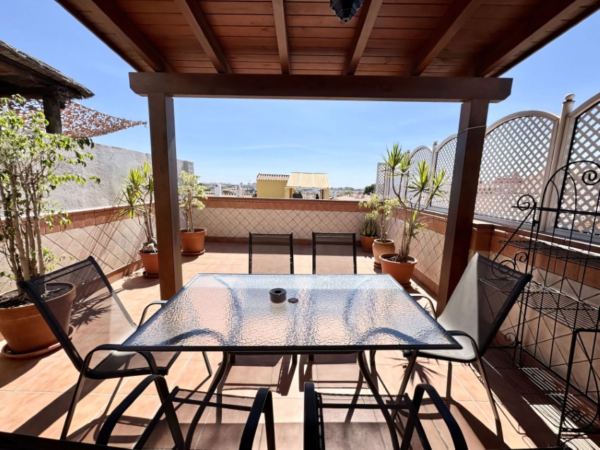 Radhus med 3 sovrum och solarium i Las Lagunas Mijas Costa